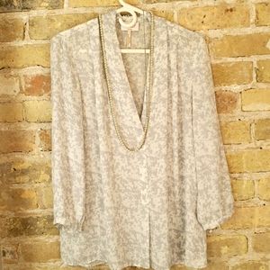 Laundry grey and white patterned blouse